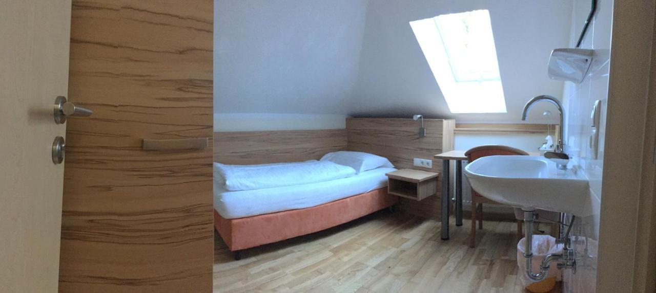 ザルツブルク ペンション ヤーン Bed & Breakfast エクステリア 写真