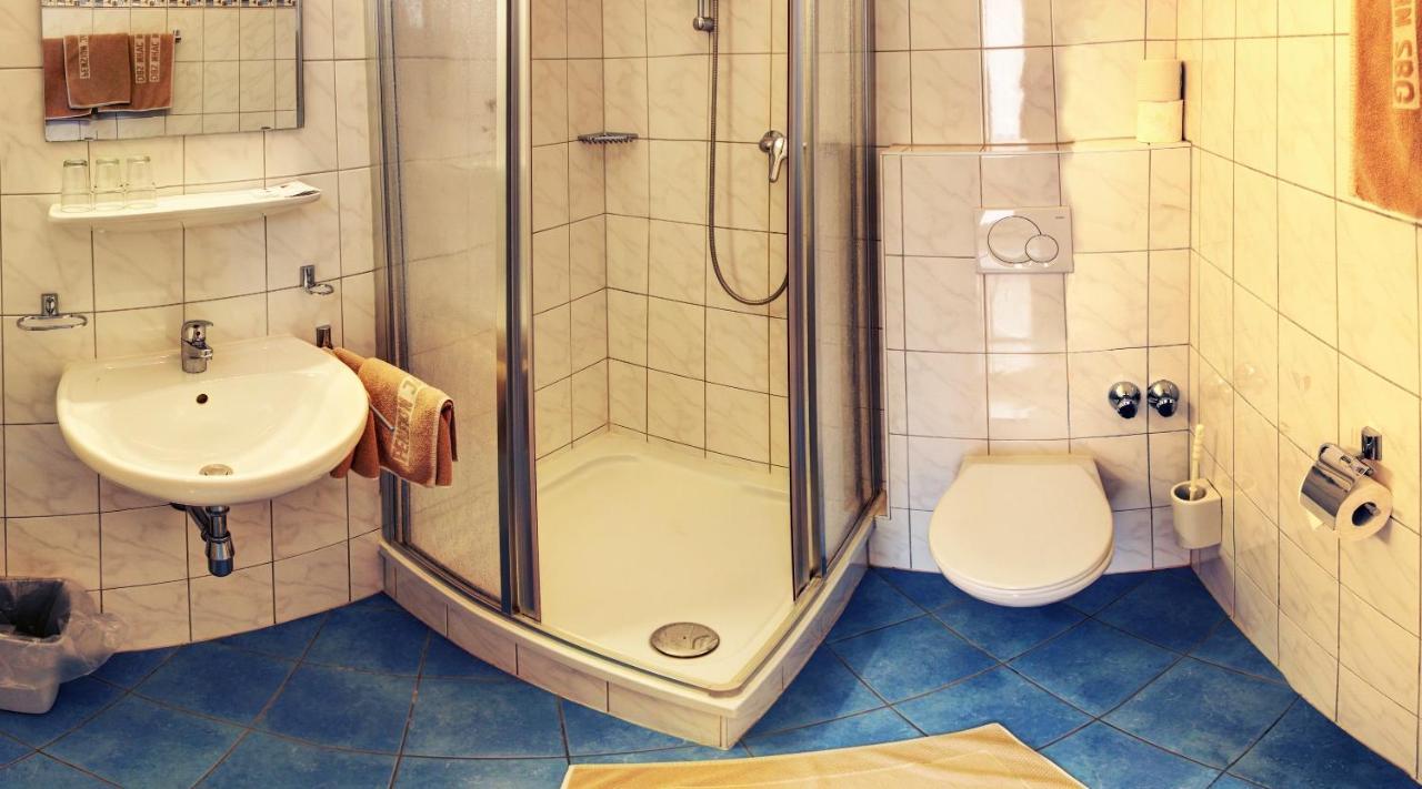 ザルツブルク ペンション ヤーン Bed & Breakfast 部屋 写真
